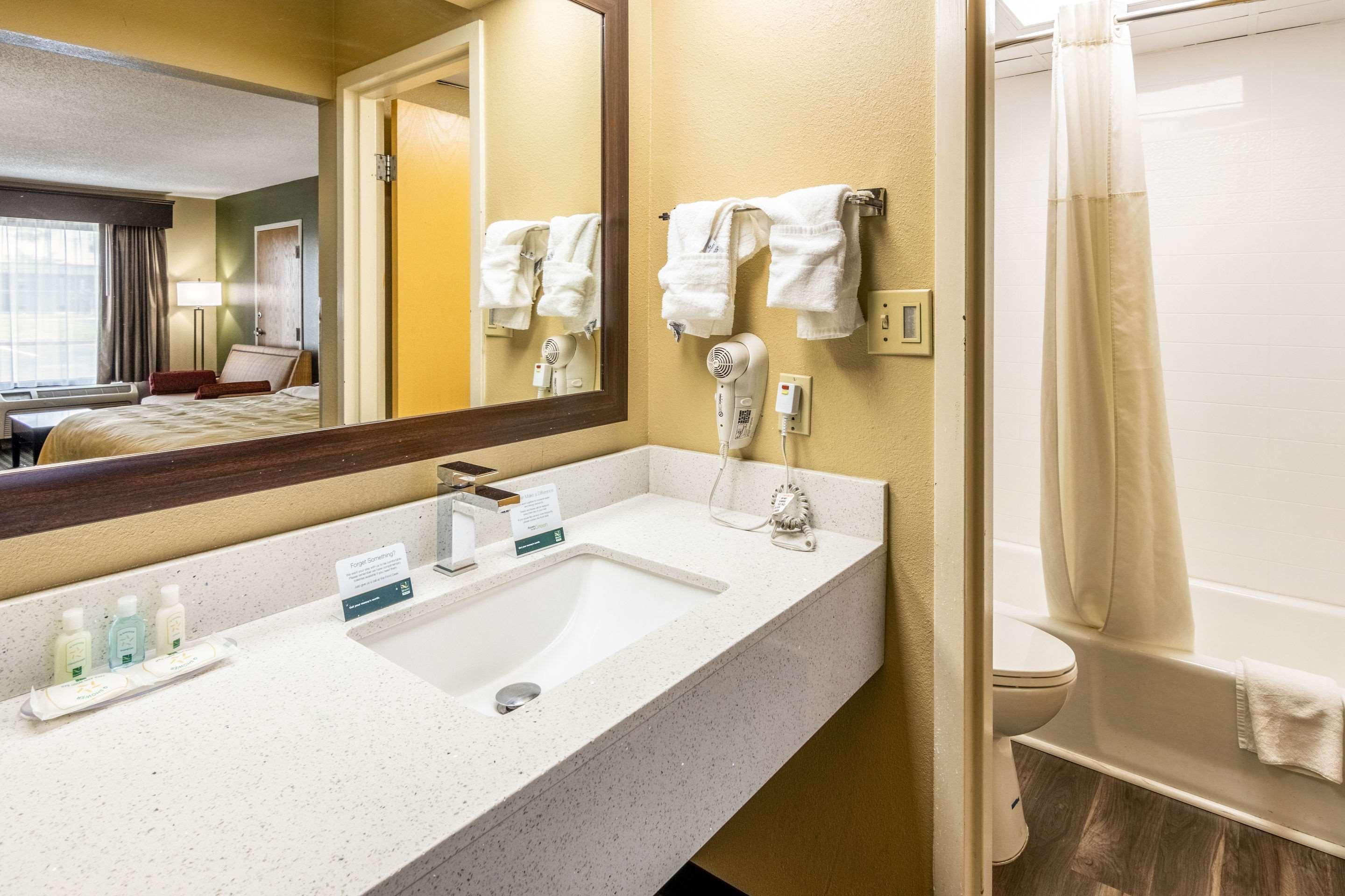 Quality Inn Perry - National Fairgrounds Area Exterior photo